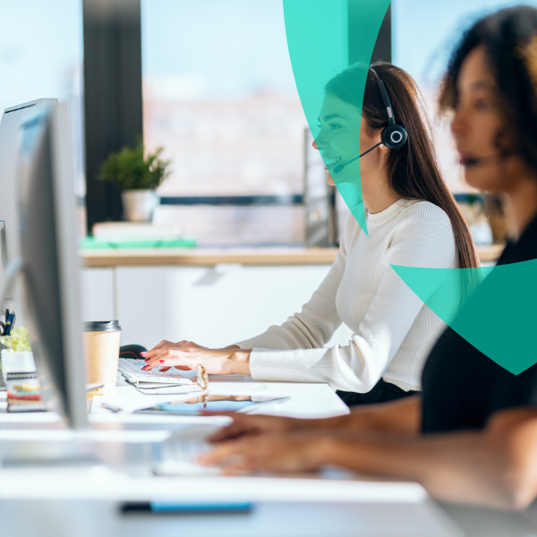 Les gestionnaires de sinistres de Van Ameyde prennent en charge les sinistres automobiles transfrontaliers grâce à un service client numérique.